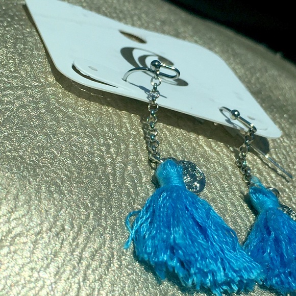 NWT Charming Charlie Tassel Earrings - Picture 5 of 8